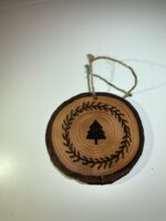 Boule de Noël en rondin de bois gravé – Image 10