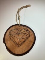 Boule de Noël en rondin de bois gravé – Image 9