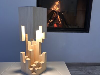 Lampe en bois déstructurée
