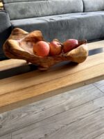 Bol en bois sculpté dans une racine
