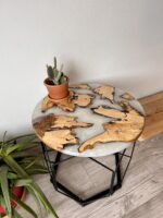 Table basse bois et résine d'époxy