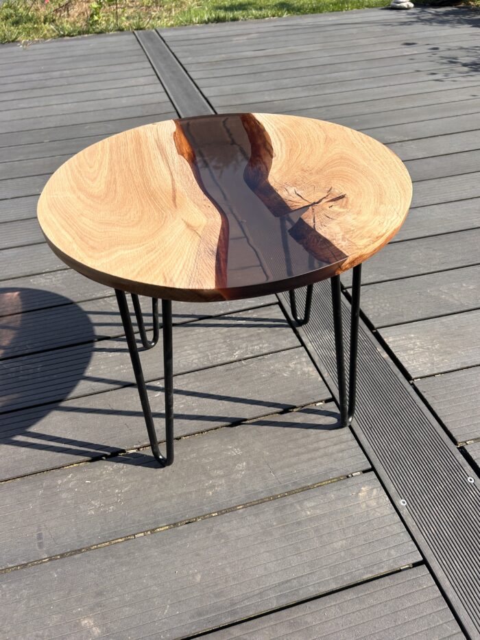 Table basse ronde bois & résine noire – Fabrication artisanale
