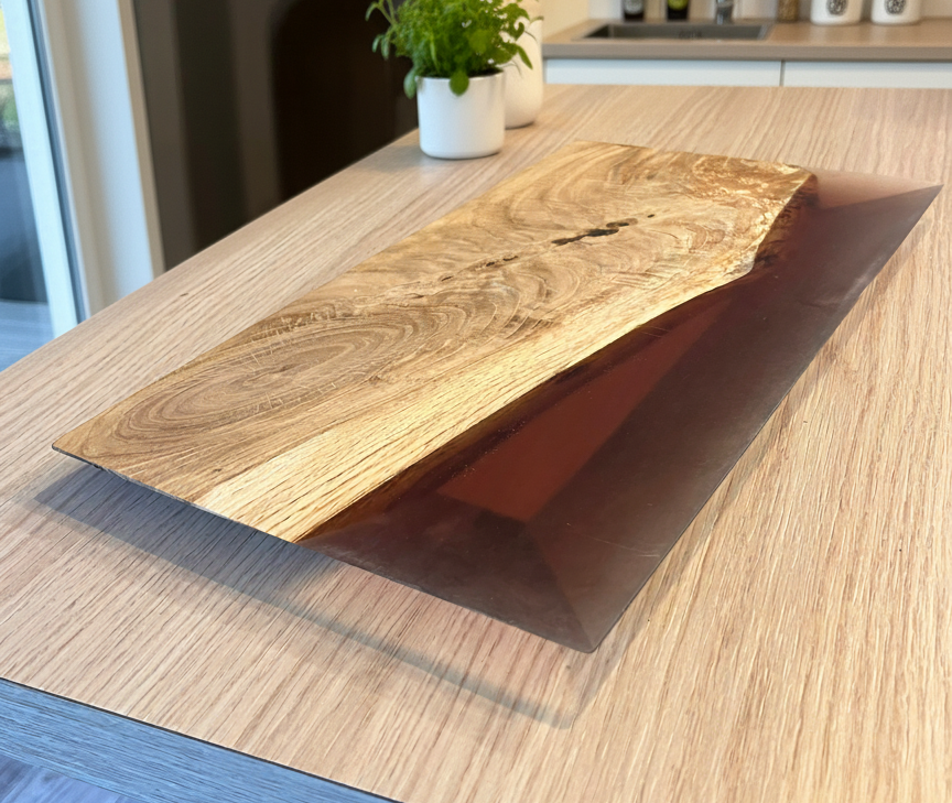 Planche design bois et résine brune – Image 4