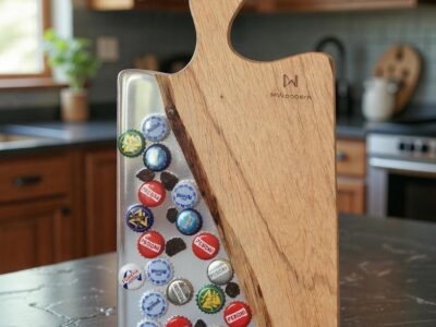 Planche apéritive en bois et résine – Capsules de bière – Pièce artisanale unique
